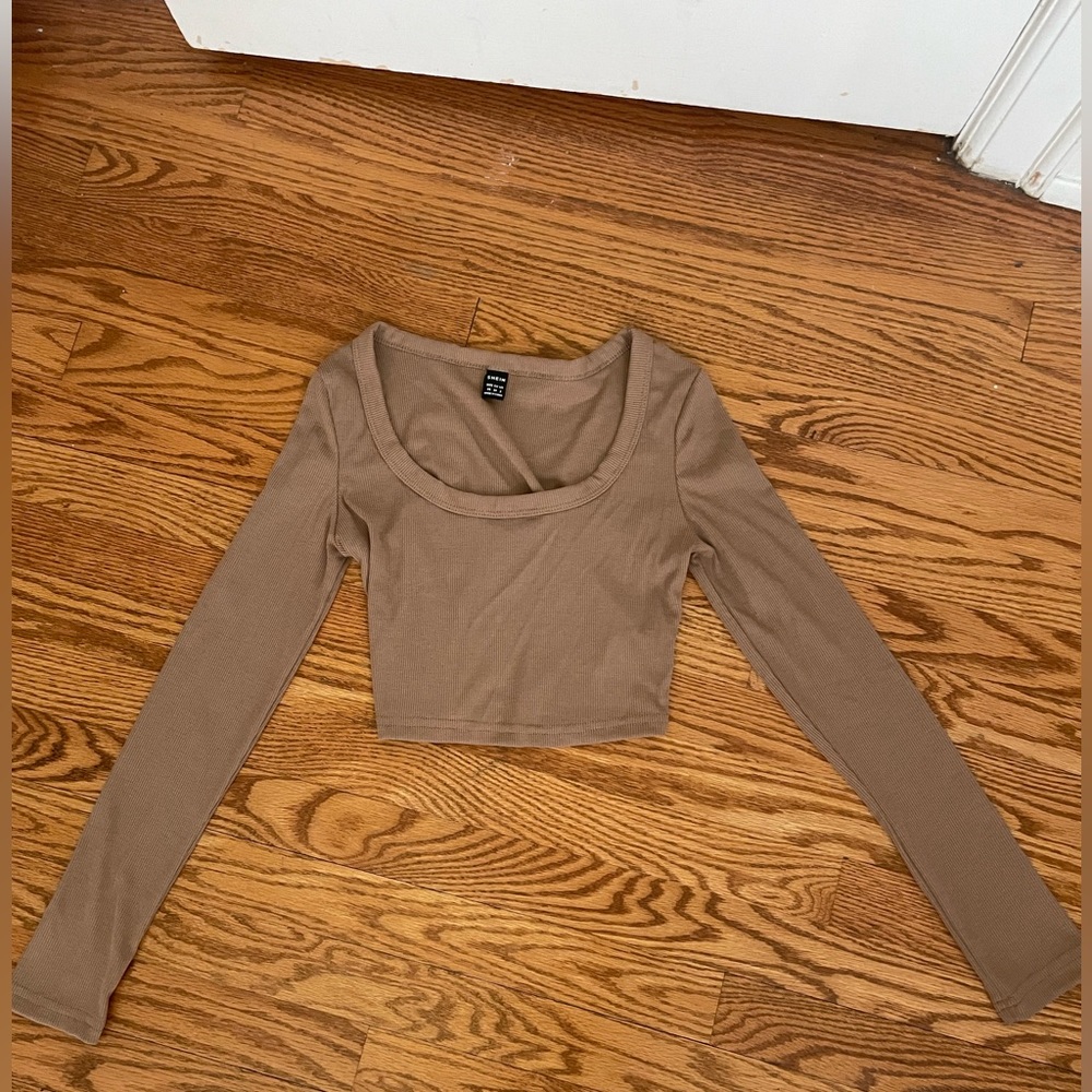 Long sleeve crop top, light brown/tan, extra small in women’s.